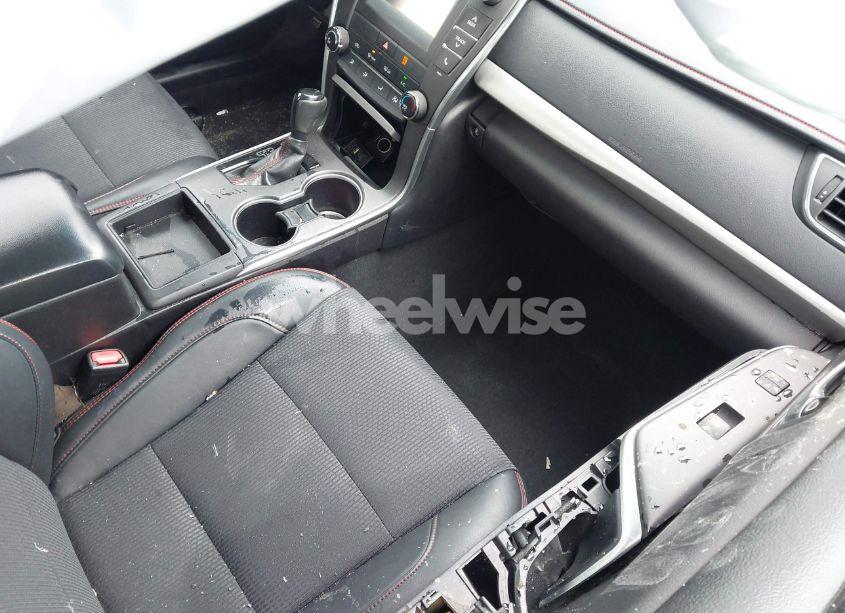 Photo 5 of 2016 Toyota Camry SE (VIN 4T1BF1FK6GU613079)