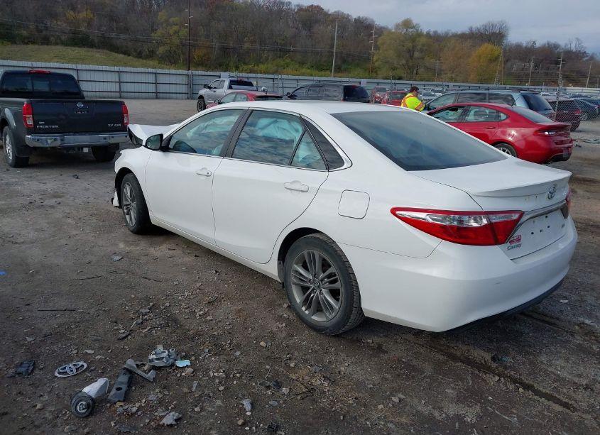 Photo 3 of 2017 Toyota Camry LE/SE/XLE/XSE (VIN 4T1BF1FK6H4685045)