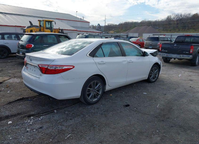 Photo 4 of 2017 Toyota Camry LE/SE/XLE/XSE (VIN 4T1BF1FK6H4685045)