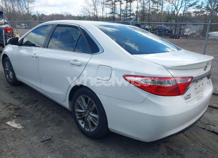 Photo 3 of 2017 Toyota Camry SE (VIN 4T1BF1FK6HU268539)