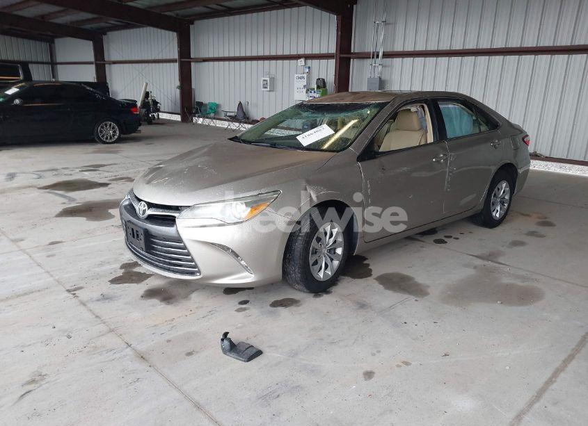 Photo 2 of 2017 Toyota Camry LE (VIN 4T1BF1FK6HU285082)