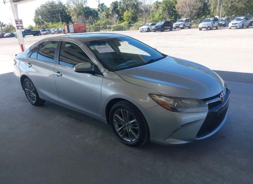 2017 Toyota Camry SE (VIN 4T1BF1FK6HU302298) main photo