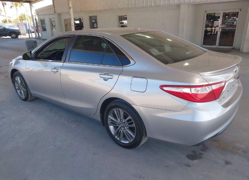 Photo 3 of 2017 Toyota Camry SE (VIN 4T1BF1FK6HU302298)