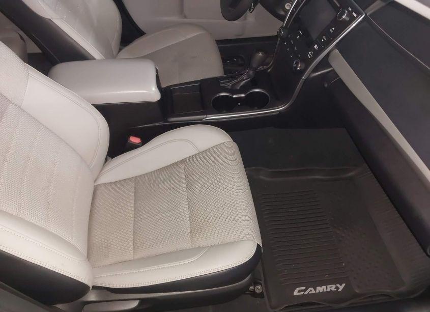 Photo 5 of 2017 Toyota Camry SE (VIN 4T1BF1FK6HU302298)