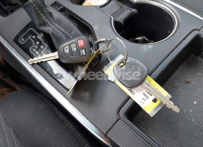 Photo 11 of 2017 Toyota Camry LE (VIN 4T1BF1FK6HU302821)