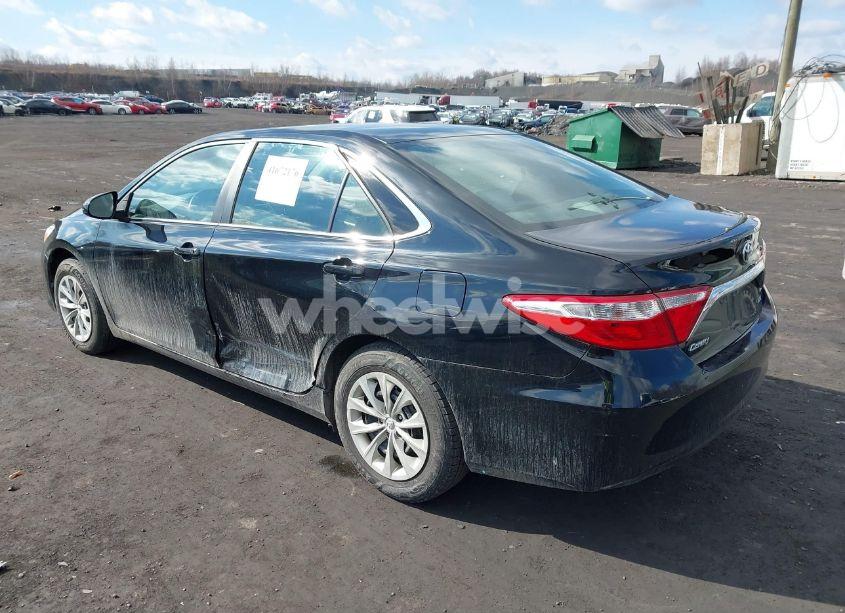 Photo 3 of 2017 Toyota Camry LE (VIN 4T1BF1FK6HU302821)