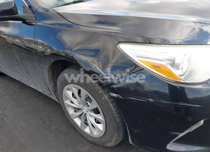 Photo 6 of 2017 Toyota Camry LE (VIN 4T1BF1FK6HU302821)