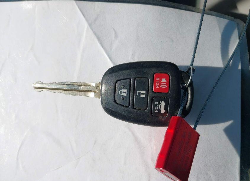 Photo 11 of 2017 Toyota Camry LE (VIN 4T1BF1FK6HU303791)