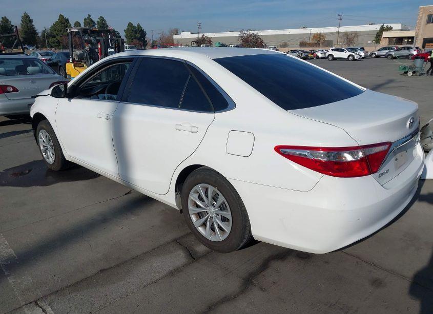 Photo 3 of 2017 Toyota Camry LE (VIN 4T1BF1FK6HU303791)