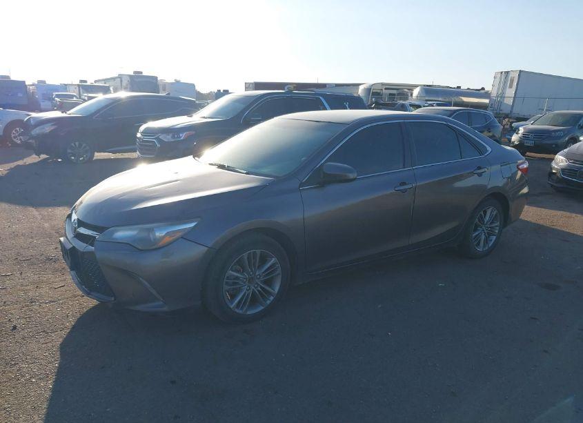 Photo 2 of 2017 Toyota Camry SE (VIN 4T1BF1FK6HU330148)
