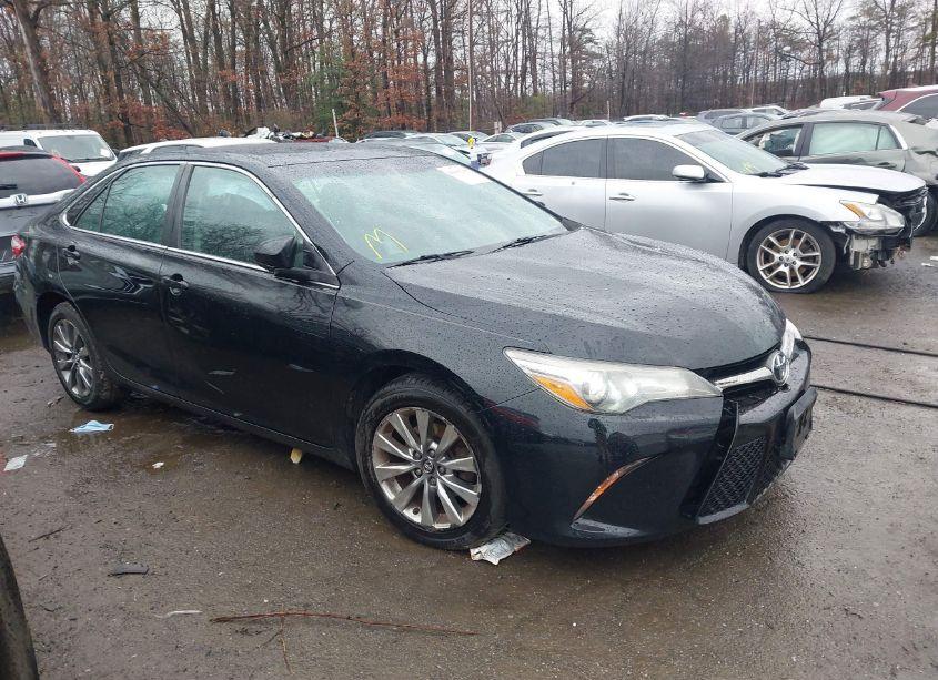 2017 Toyota Camry SE (VIN 4T1BF1FK6HU340565) main photo