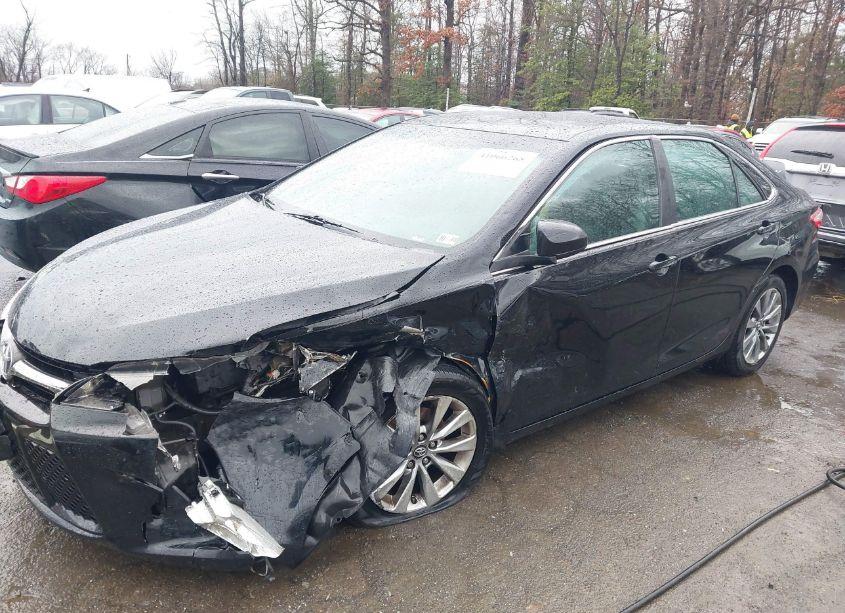 Photo 2 of 2017 Toyota Camry SE (VIN 4T1BF1FK6HU340565)