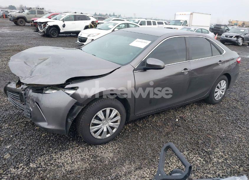 Photo 2 of 2017 Toyota Camry LE (VIN 4T1BF1FK6HU343501)