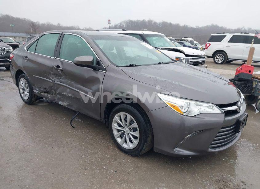 2017 Toyota Camry LE (VIN 4T1BF1FK6HU350531) main photo