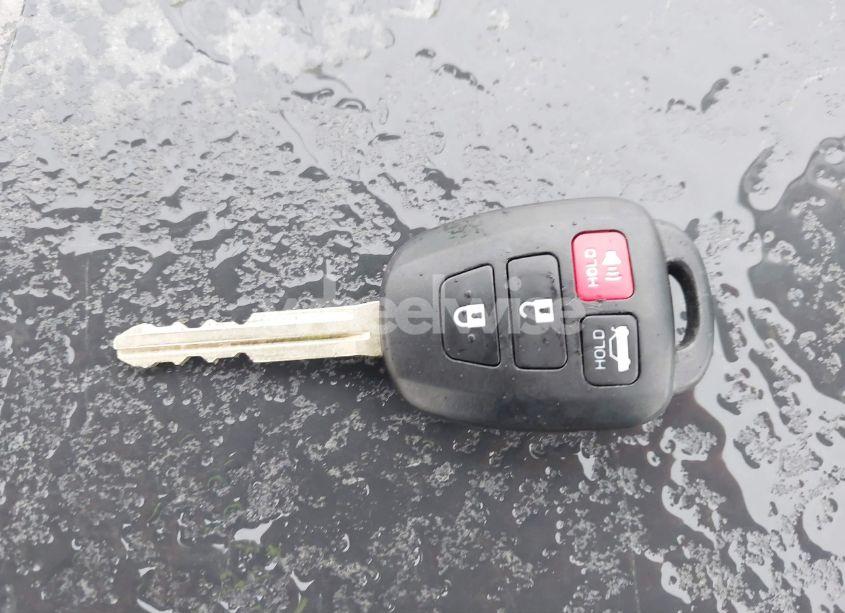 Photo 11 of 2017 Toyota Camry LE (VIN 4T1BF1FK6HU350531)