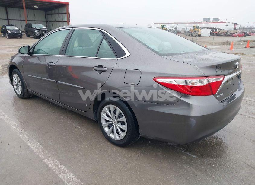 Photo 3 of 2017 Toyota Camry LE (VIN 4T1BF1FK6HU350531)