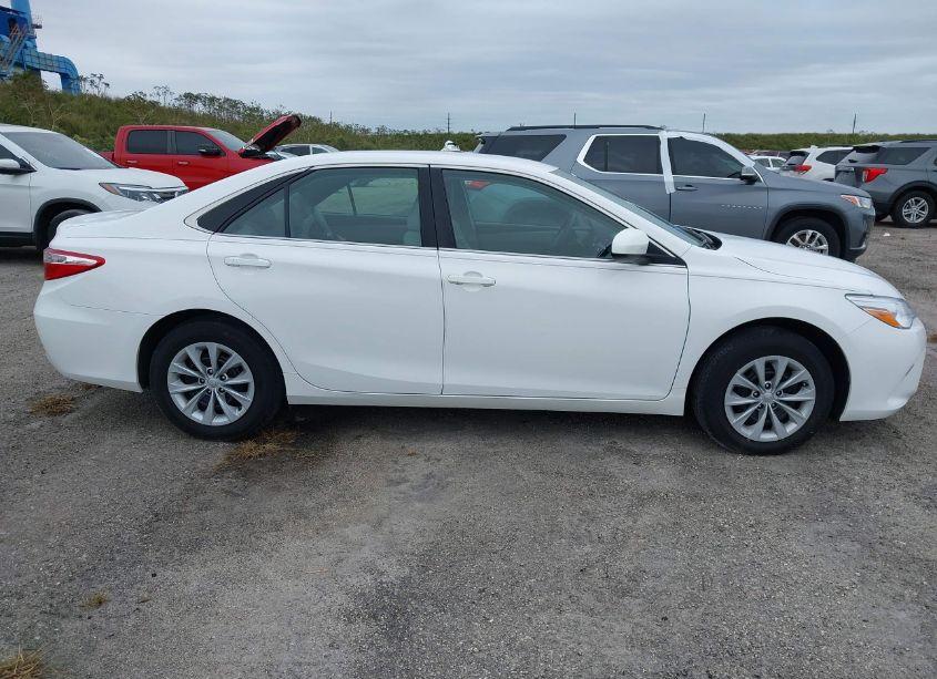 Photo 13 of 2017 Toyota Camry LE (VIN 4T1BF1FK6HU355762)