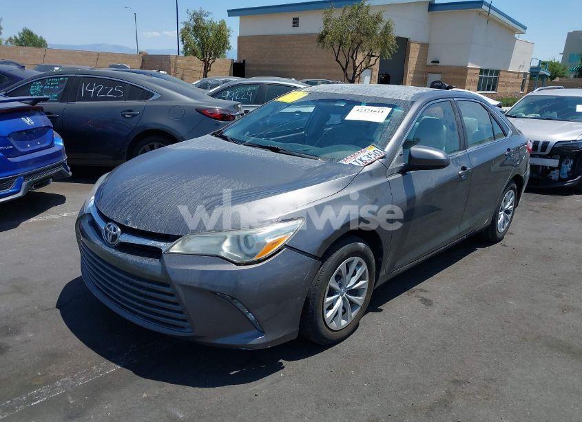 Photo 2 of 2017 Toyota Camry LE (VIN 4T1BF1FK6HU369645)