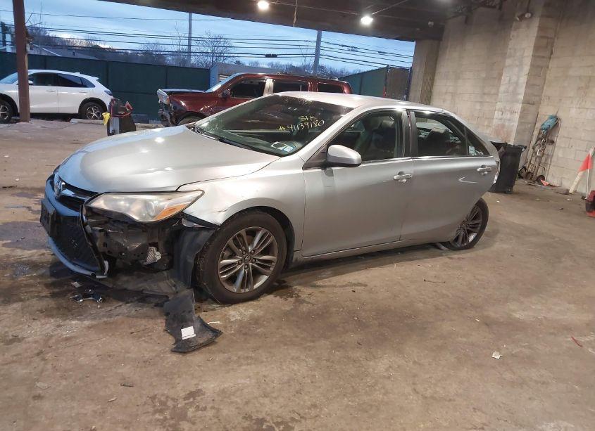 Photo 2 of 2017 Toyota Camry SE (VIN 4T1BF1FK6HU376062)