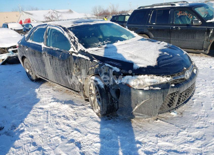 2017 Toyota Camry SE (VIN 4T1BF1FK6HU398384) main photo
