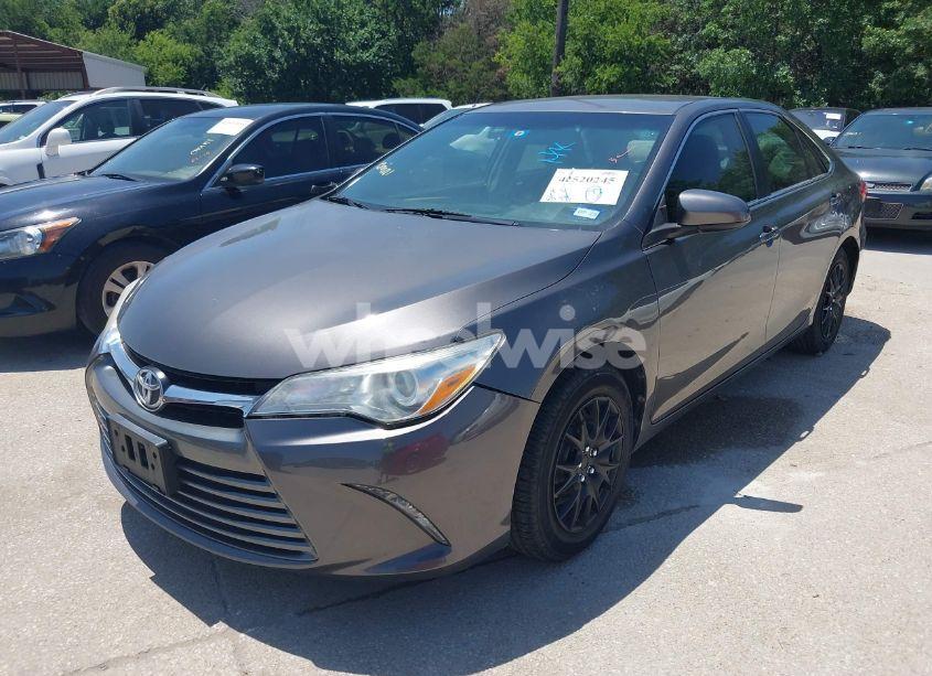 Photo 2 of 2017 Toyota Camry LE (VIN 4T1BF1FK6HU403180)