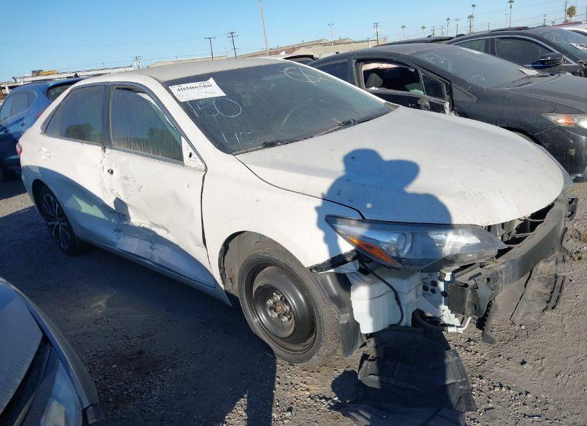 2017 Toyota Camry XSE (VIN 4T1BF1FK6HU404443) main photo