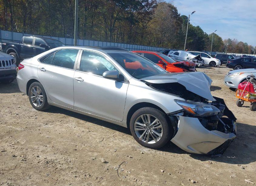2017 Toyota Camry SE (VIN 4T1BF1FK6HU427592) main photo
