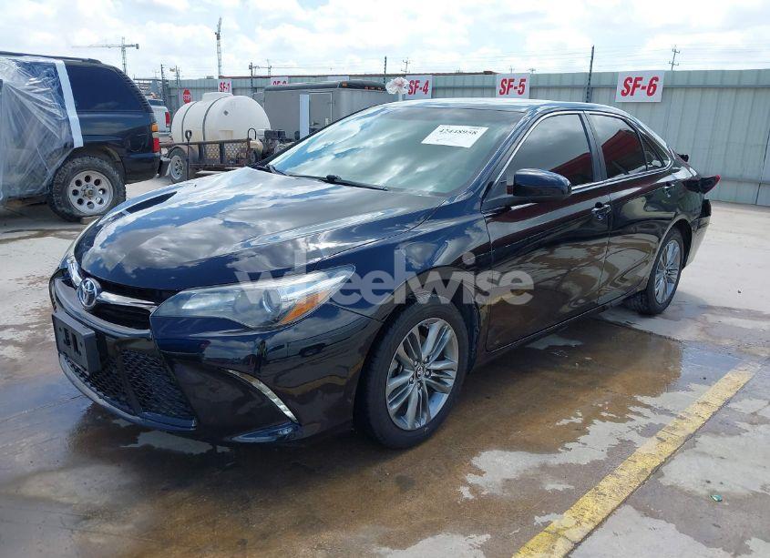 Photo 2 of 2017 Toyota Camry SE (VIN 4T1BF1FK6HU429066)