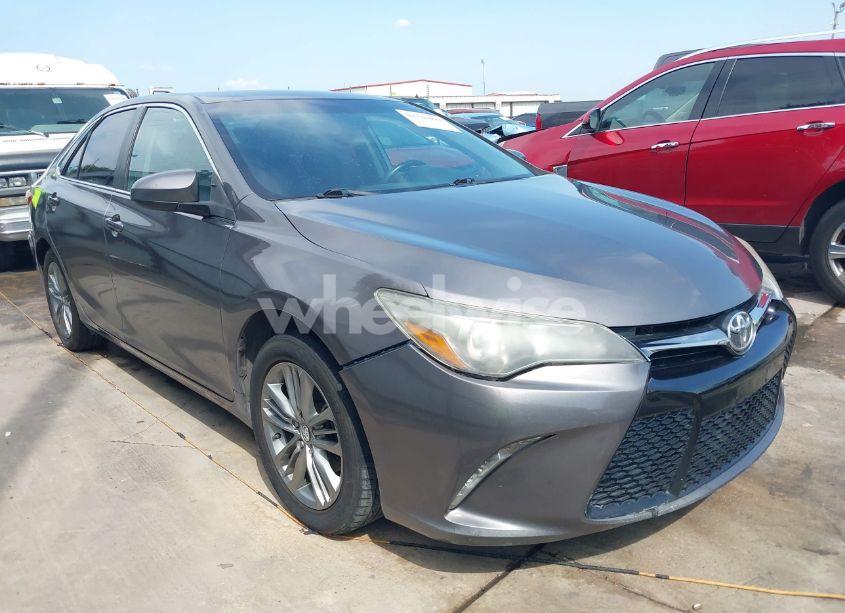 2017 Toyota Camry SE (VIN 4T1BF1FK6HU435661) main photo