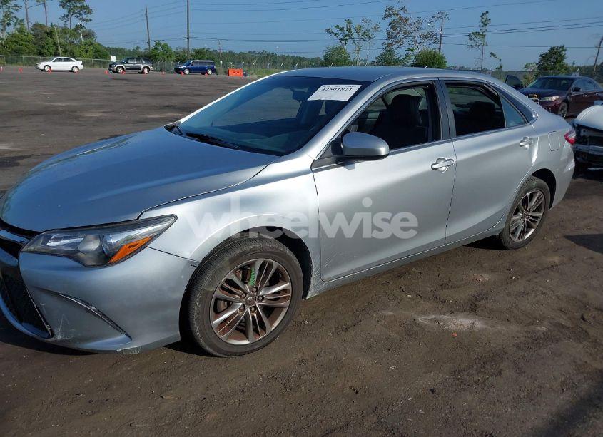 Photo 2 of 2017 Toyota Camry SE (VIN 4T1BF1FK6HU444005)