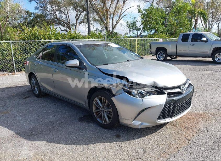 2017 Toyota Camry SE (VIN 4T1BF1FK6HU454792) main photo