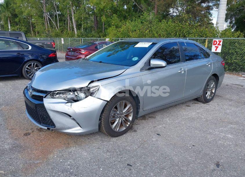 Photo 2 of 2017 Toyota Camry SE (VIN 4T1BF1FK6HU454792)
