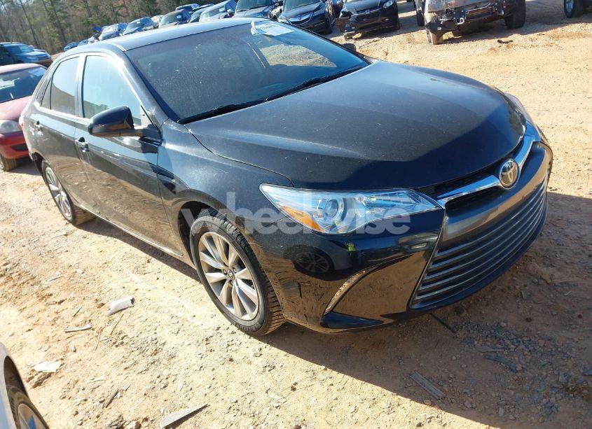 2017 Toyota Camry XLE (VIN 4T1BF1FK6HU621720) main photo