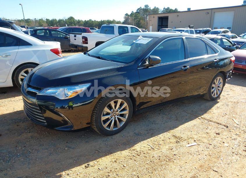 Photo 2 of 2017 Toyota Camry XLE (VIN 4T1BF1FK6HU621720)