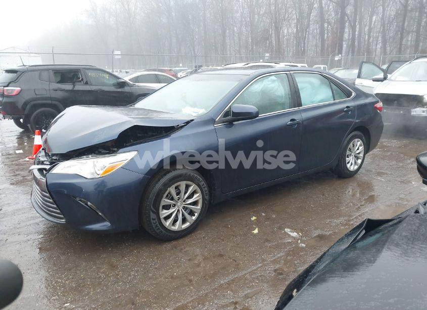 Photo 2 of 2017 Toyota Camry LE (VIN 4T1BF1FK6HU628585)