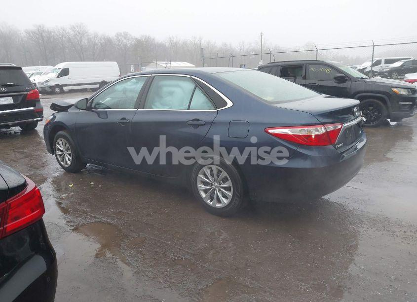Photo 3 of 2017 Toyota Camry LE (VIN 4T1BF1FK6HU628585)