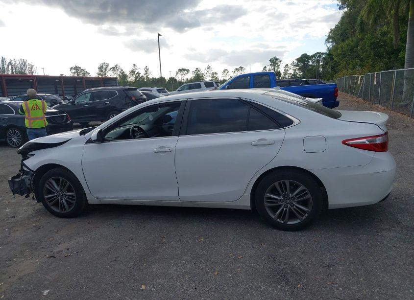 Photo 14 of 2017 Toyota Camry SE (VIN 4T1BF1FK6HU638999)