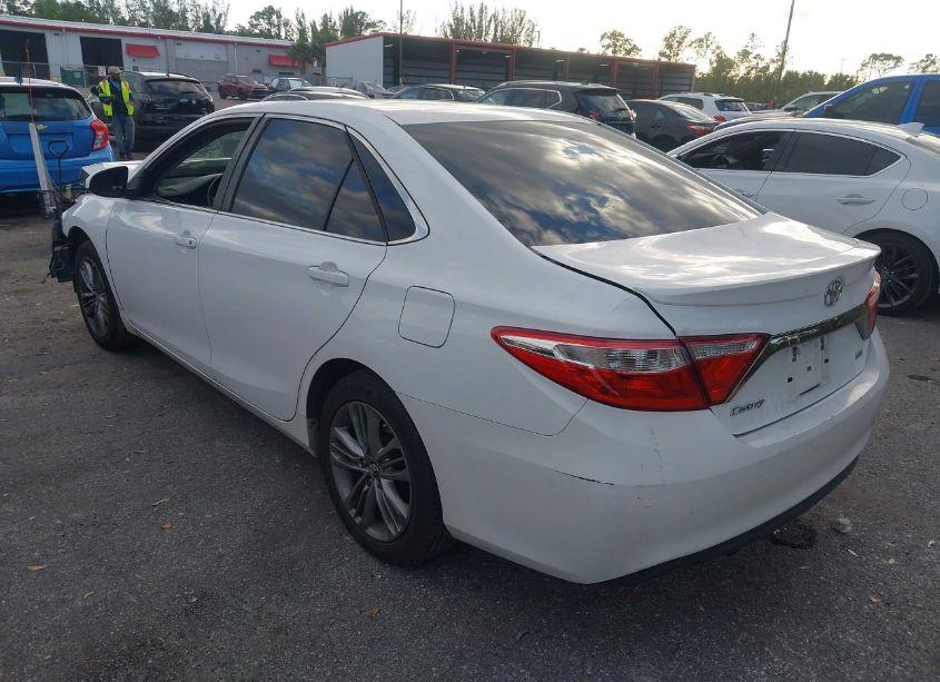 Photo 3 of 2017 Toyota Camry SE (VIN 4T1BF1FK6HU638999)