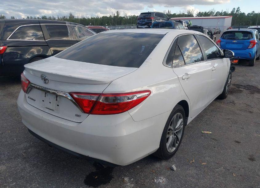 Photo 4 of 2017 Toyota Camry SE (VIN 4T1BF1FK6HU638999)