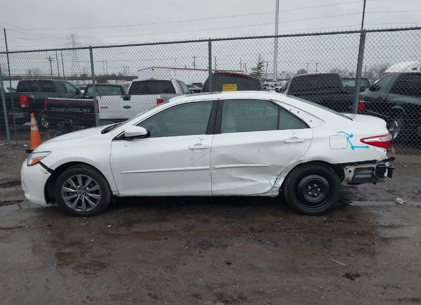 Photo 15 of 2017 Toyota Camry XLE (VIN 4T1BF1FK6HU647556)