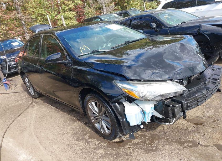 2017 Toyota Camry SE (VIN 4T1BF1FK6HU648481) main photo