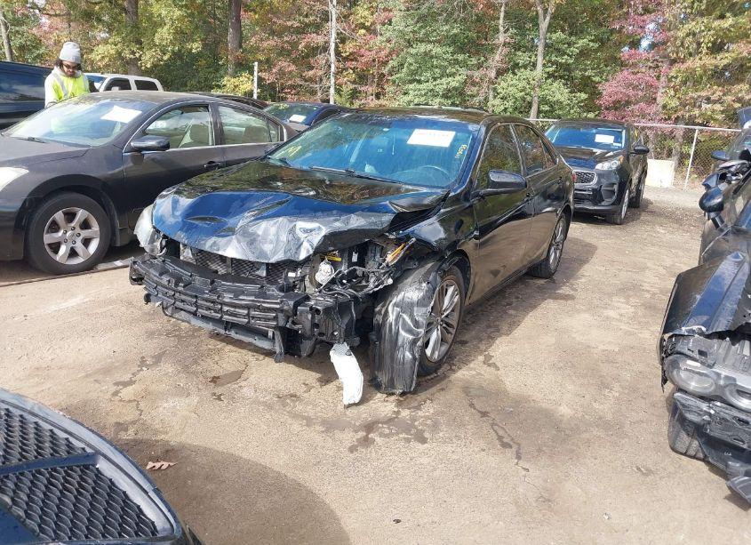 Photo 2 of 2017 Toyota Camry SE (VIN 4T1BF1FK6HU648481)