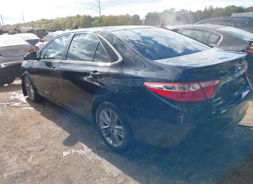 Photo 3 of 2017 Toyota Camry SE (VIN 4T1BF1FK6HU648481)