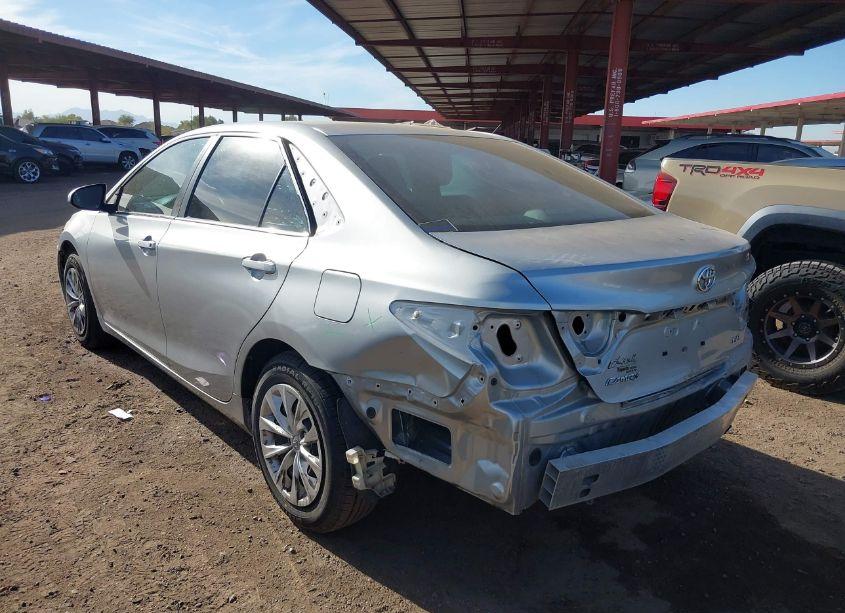 Photo 3 of 2017 Toyota Camry LE (VIN 4T1BF1FK6HU652708)