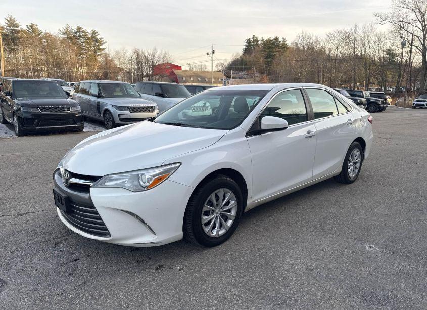 Photo 2 of 2017 Toyota Camry LE (VIN 4T1BF1FK6HU656659)