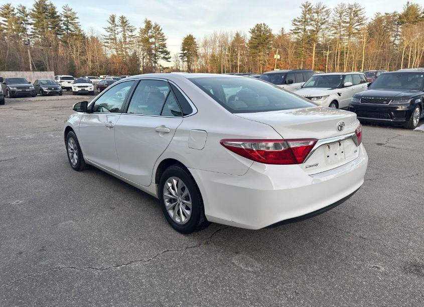 Photo 3 of 2017 Toyota Camry LE (VIN 4T1BF1FK6HU656659)