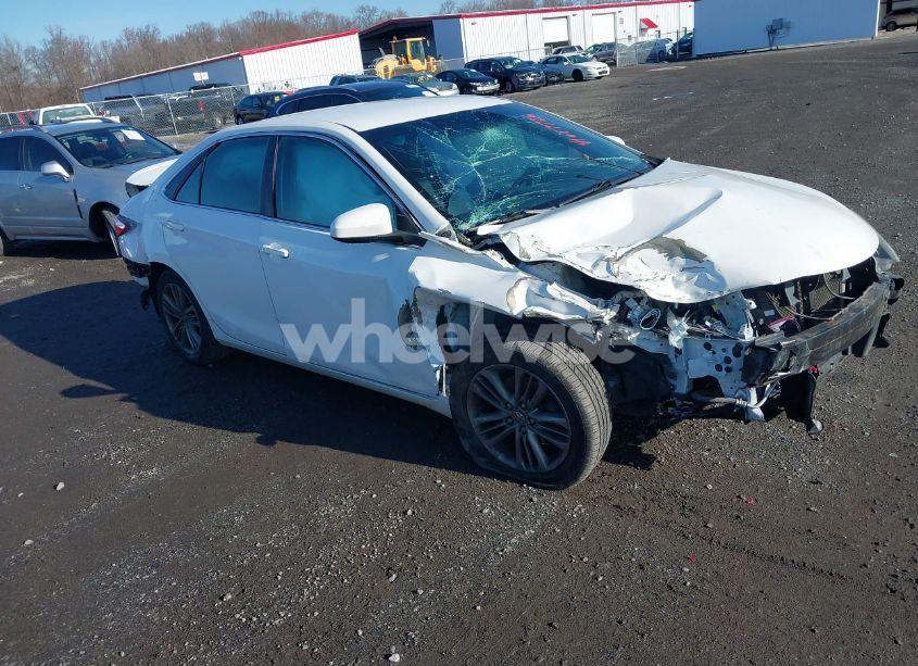 2017 Toyota Camry SE (VIN 4T1BF1FK6HU659206) main photo