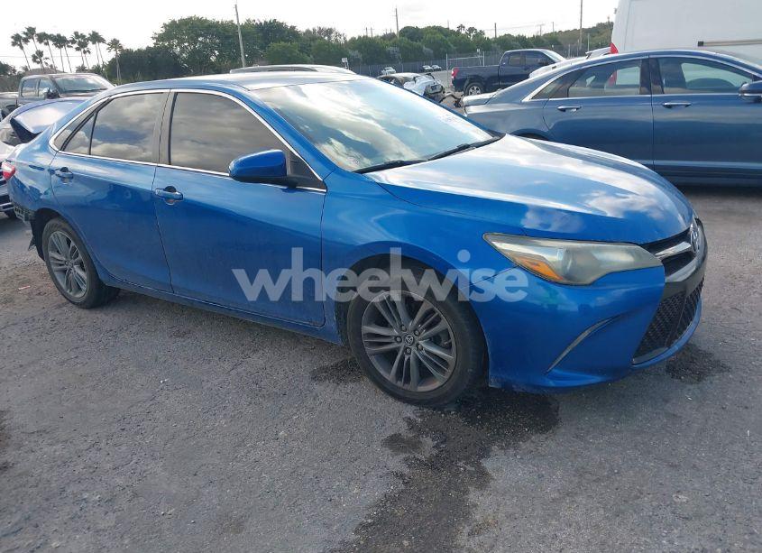 2017 Toyota Camry SE (VIN 4T1BF1FK6HU668617) main photo