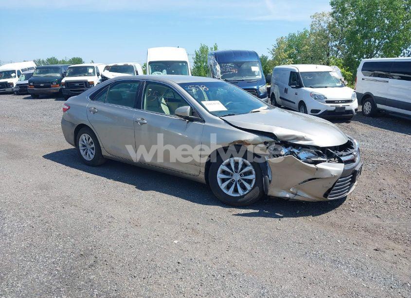 2017 Toyota Camry LE (VIN 4T1BF1FK6HU708839) main photo