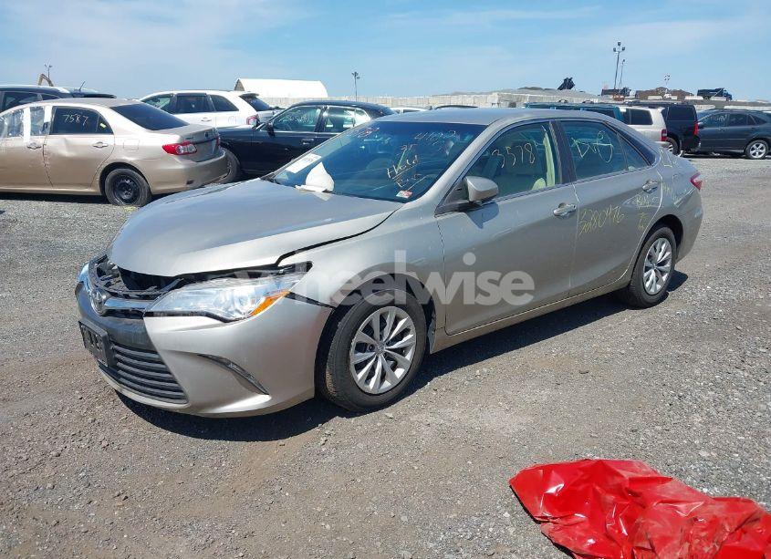 Photo 2 of 2017 Toyota Camry LE (VIN 4T1BF1FK6HU708839)